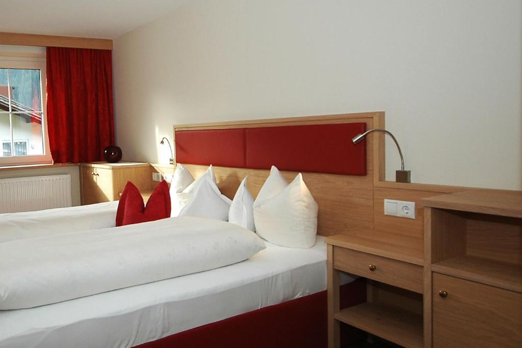 Appart & Hotel Garni Villa Knauer Mayrhofen Buitenkant foto