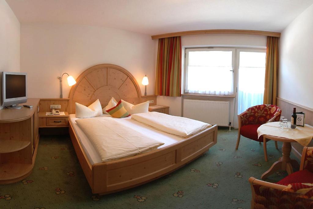 Appart & Hotel Garni Villa Knauer Mayrhofen Kamer foto