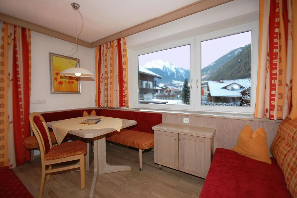 Appart & Hotel Garni Villa Knauer Mayrhofen Kamer foto